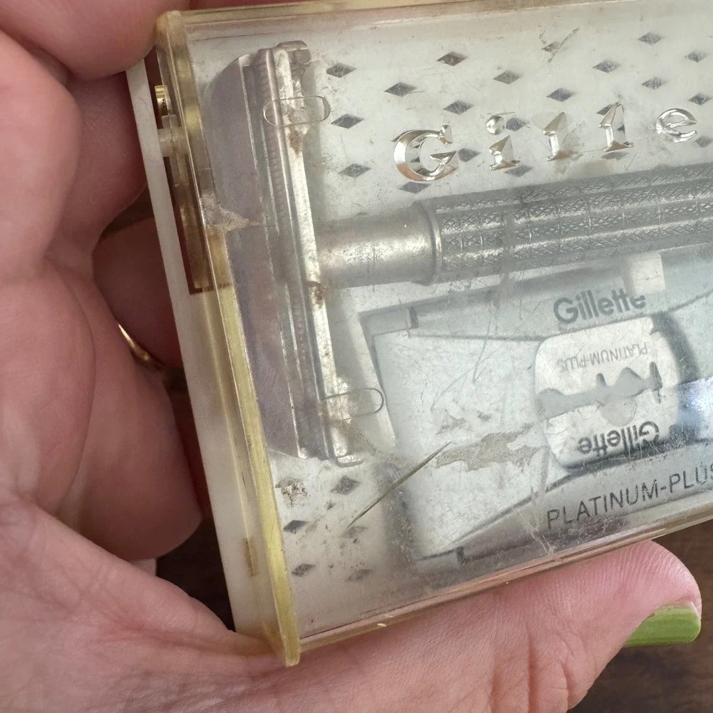 Vintage 1960s Gillette Flare Tip Super Speed G1 Safety Razor‎ & Case Platinum